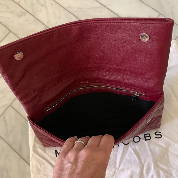 Marc Jacobs Quilted leather clutch, large wine - Picture 4 of 7